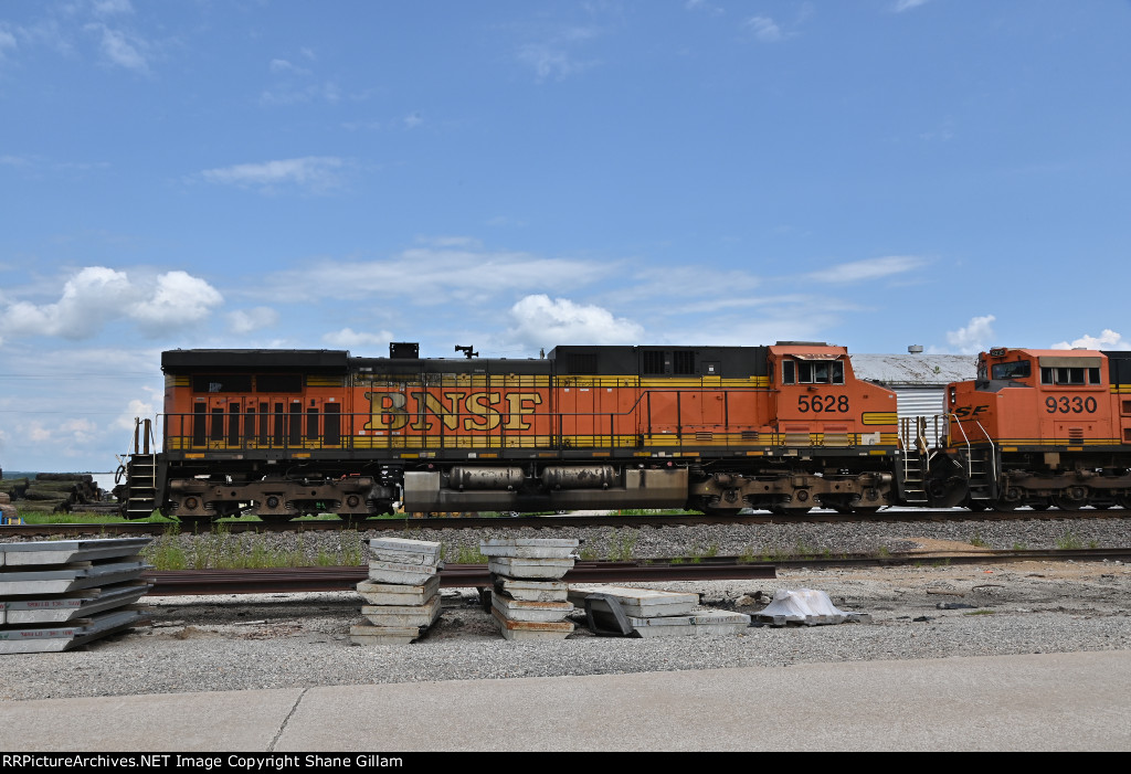 BNSF 5628 Roster